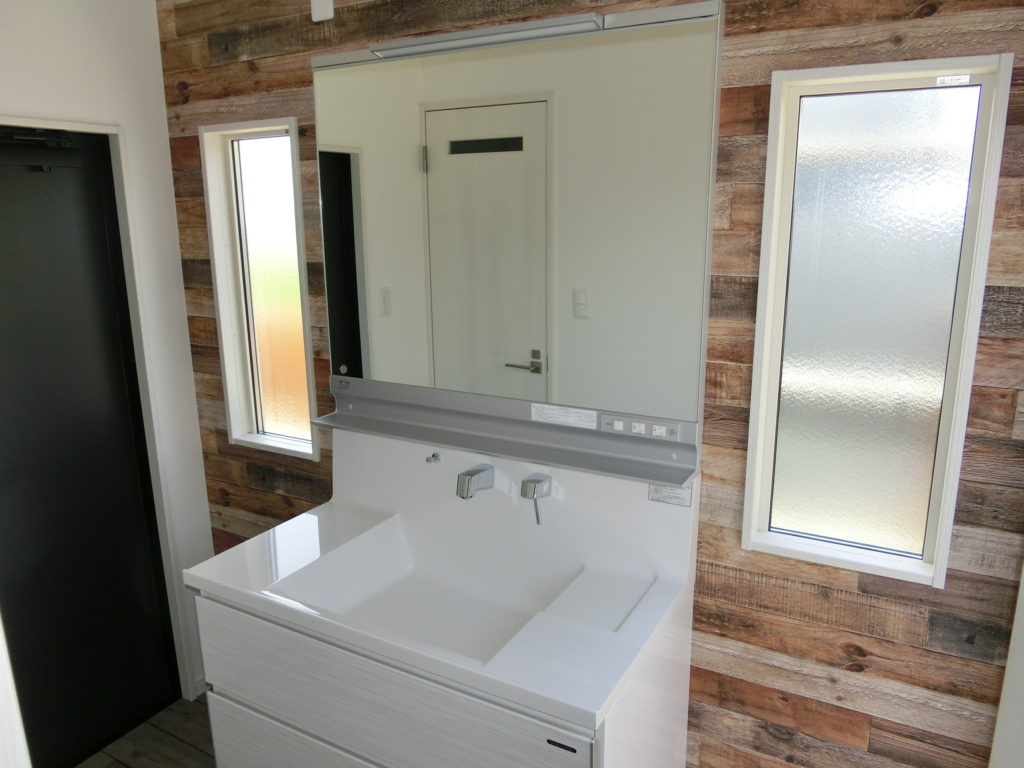 宿泊事務所兼共同トイレとしてクラブ650TKCをご購入いただきました